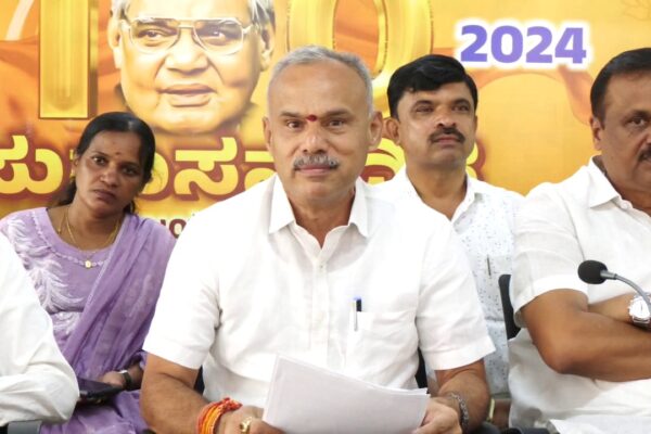 Tumkur Metro | ಬಿಜೆಪಿ ಸಂಸದ ತೇಜಸ್ವಿ ಸೂರ್ಯ ವಿರುದ್ಧ ಬಿಜೆಪಿ ಶಾಸಕ ಸುರೇಶ್ ಗೌಡ ಕೆಂಡ